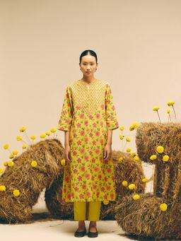 Prakriti Jaipur - Lime Green Panelled Kurta