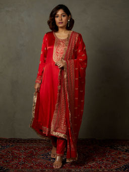 RI.Ritu Kumar - Red Ari-Hand Emb Girija Kurta with Churidar & Dupatta (Set of 3) (M)