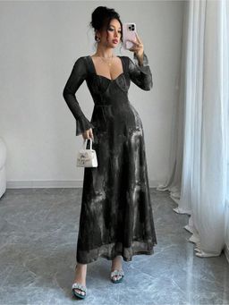 Outzidr - Black Sweetheart Neck Bell Sleeve Dress