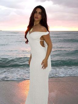 Outzidr - White Off-Shoulder Textured Beach Dress