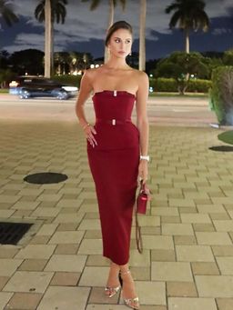 Outzidr - Red Strapless Bow Detailed Dress