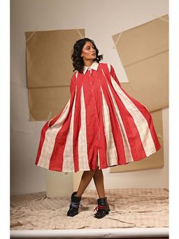 PRATHAA - Red And Off-White Box Pleat Dress - Taana Baana