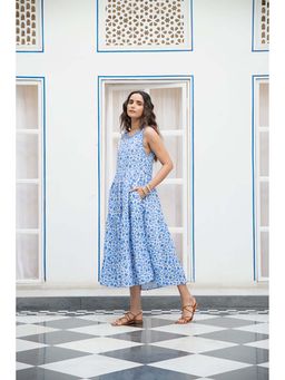 Naav - Noor Floral Shift Dress In Blue