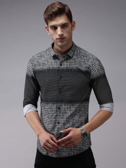 SHOWOFF - Men Black Collar Neck Abstract Print Comfort Fit Shirt