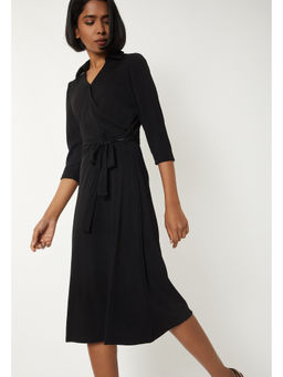 max - Women Textured Wrap Dress with Belt - Black