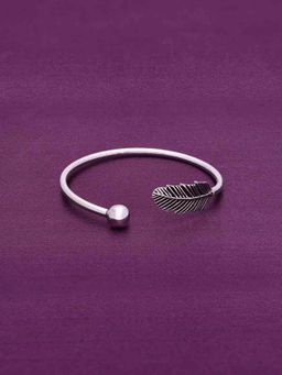 Kai Jewel - Solitaire Leaf Silver Kada