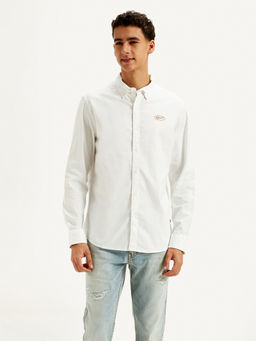 Levi's - Men's White Solid Slim Fit T-Shirt
