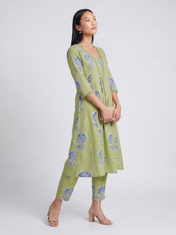 max - Green Floral Cotton Slub Regular Kurta and Pant