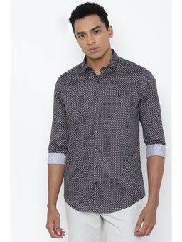 Simon Carter - Black Shirt