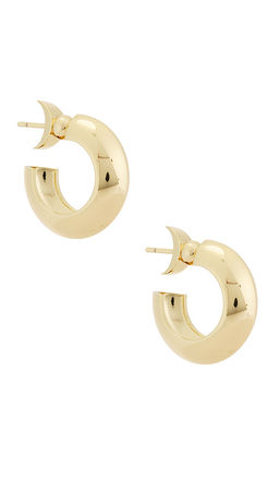 Lili Claspe - Holly Hoops