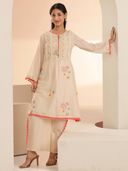 Off White color option, Sold out, Currently selected