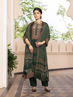Vannya B - Kavya Women Green Embroidered Natural Crepe Kurta and Pant with Dupatta