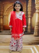 Red color option, Sold out, Currently selected