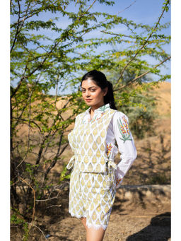 MARCHE - Paloma White Shirt with Shorts and Vest (Set of 3)