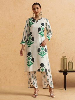 STYLEBAAZI - Floral Printed Straight Pure Cotton Kurta and Pant (Set of 2)