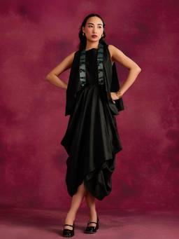Abhishti - Black Zari Border High-Low Hem Jacket
