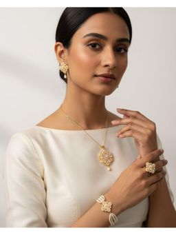 Shopsiiri - Ivory Pearl Floral Jewellery Set