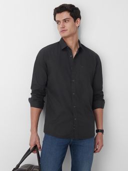 Peter England - Men Black Slim Fit Solid Shirt