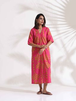 trueBrowns - Pink Cotton Print Pleated Dress