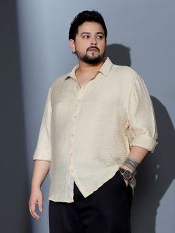 Instafab Plus - Men Off White Solid Creased Tactile Shirt