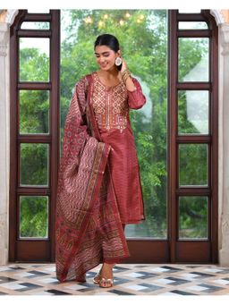 Vaasva Jaipur - Women Red Cotton Embroidered Kurta with Pant and Dupatta