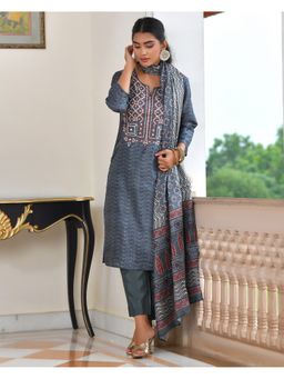 Vaasva Jaipur - Women Grey Cotton Embroidered Kurta with Pant and Dupatta