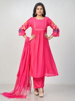 Amchoor - Women Pink Chanderi Floral Kurta with Pant and Dupatta