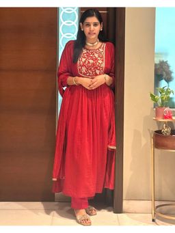 GULABI DORI - Women Red Chanderi Embroidered Kurta with Pant and Dupatta