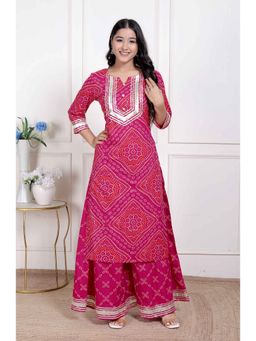 Miravan - Women Pink Cotton Geometric Kurta with Palazzo