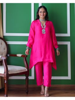 Sivaka India - Women Pink Viscose Solid Kurta with Pant