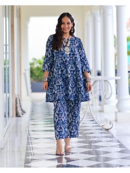 Sivaka India - Women Blue Cotton Printed Kurta with Pant