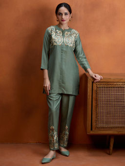 Women Plus - Green Embroidered Straight Co-ord Set