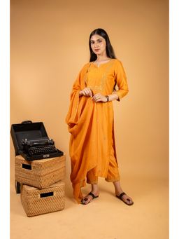 Ikshita Choudhary - Orange Kurta (Set of 3)