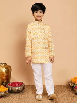 BT DEZINES - Yellow Printed Regular Kurta and Pyjama