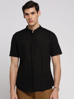 SHOWOFF - Men's Short Sleeves Mandarin Collar Solid Black Slim Fit Shirt