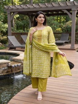 Tansi - Women's Green Printed Cotton Kurta with Pant & Dupatta
