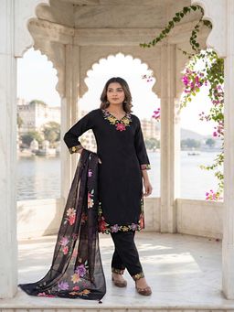 Tansi - Women's Black Floral Raw Silk Kurta with Pant & Dupatta