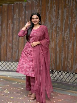 Vastara TheLabel - Women's Wine Floral Cotton Kurta with Pant & Dupatta