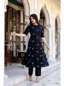 Black color option, Currently selected