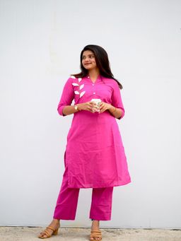 Vastara TheLabel - Women's Pink Floral Cotton Flex Kurta with Pant