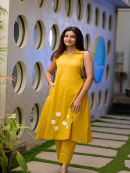 Vastara TheLabel - Women's Yellow Floral Cotton Flex Kurta with Pant