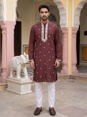 Maroon color option, Currently selected