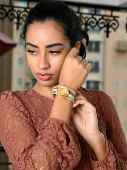 Odette - Women Ivory Metal Bracelet