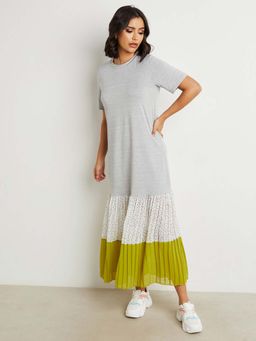Styli - Multi-color Colorblock Pleated Hem A-line Maxi Dress