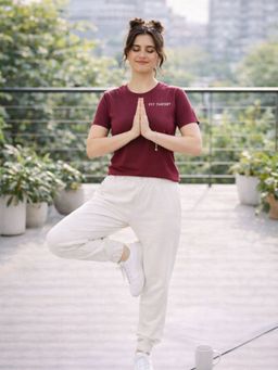 The Fit Theory - Women'S Maroon Solid Gym Sports Round Neck T-Shirt