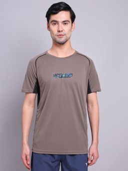 Technosport - Brown Men Printed Regular Fit Round Neck Sports T-shirt