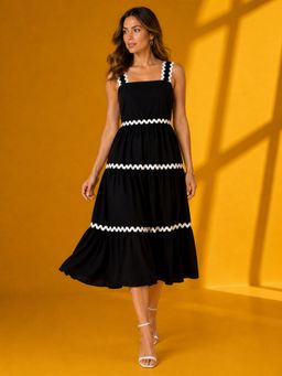 Buynewtrend - Black Square Neckline Dress