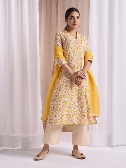 Jaipuri Banno - Yellow Floral Printed Kurta with Pant and Dupatta (Set of 3)