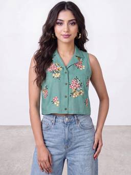 R&B - Womens Green Sleeveless Floral Embroidered Crop Shirt
