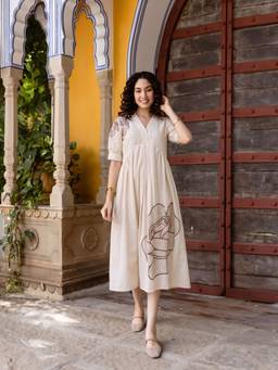 ZUMMER - Embroidered Dress